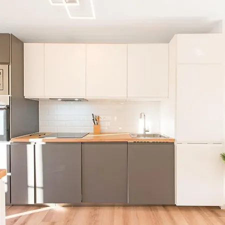 Proche Centre-ville - Plages - Casino - Bg *