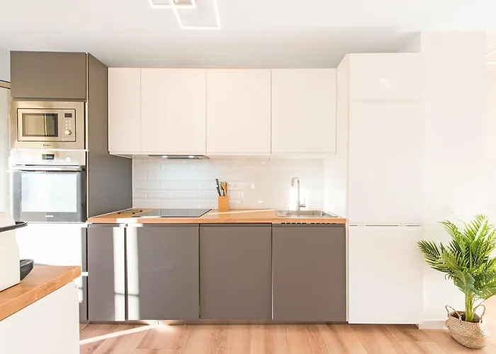 Proche Centre-ville - Plages - Casino - Bg *